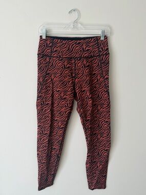 Victorias Secret Women’s Orange Black Tiger Animal Print Capri Leggings NWOT M